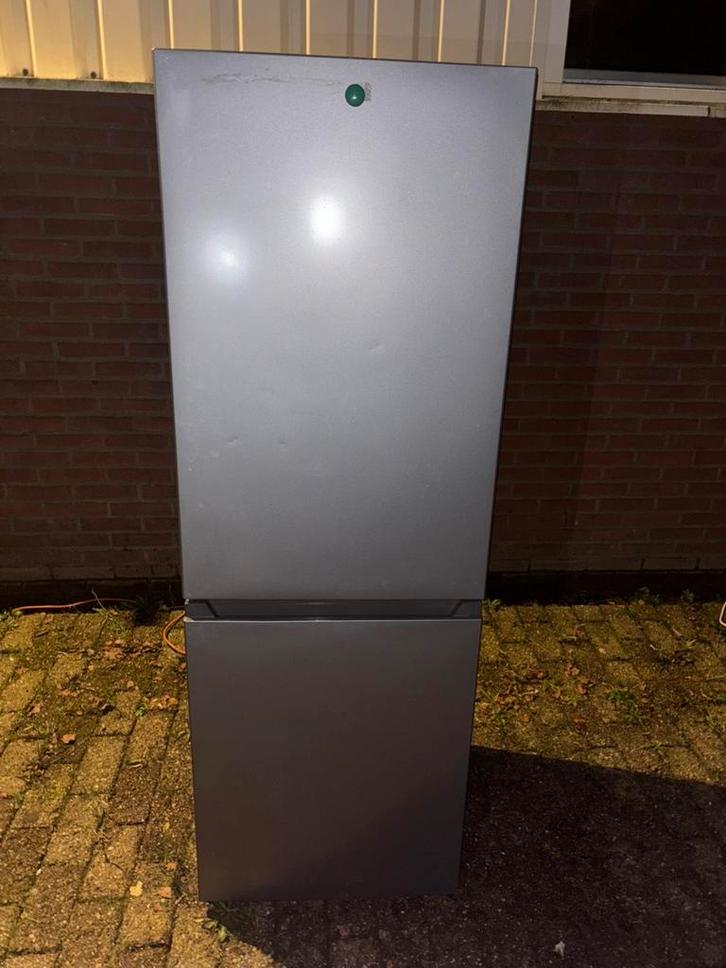 Nette combi koelkast, Witgoed en Apparatuur, Koelkasten en IJskasten, Gebruikt, Met aparte vriezer, 200 liter of meer, 160 cm of meer