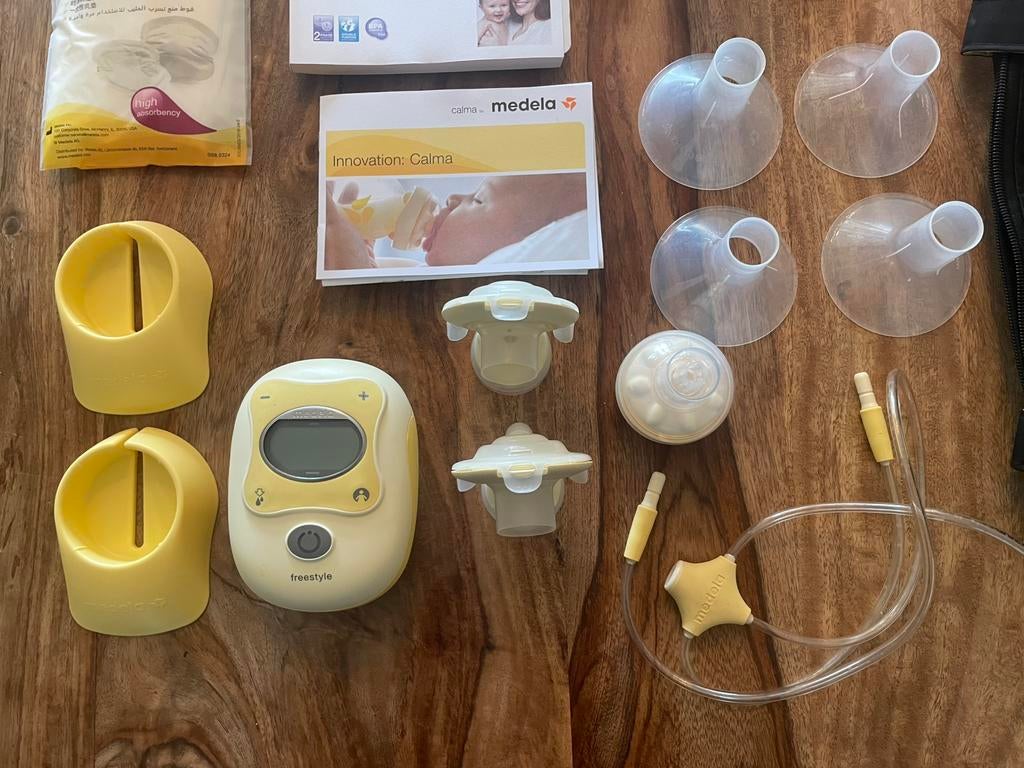 Medela Freestyle pump + accessories, Ophalen, Zo goed als nieuw, Borstkolf