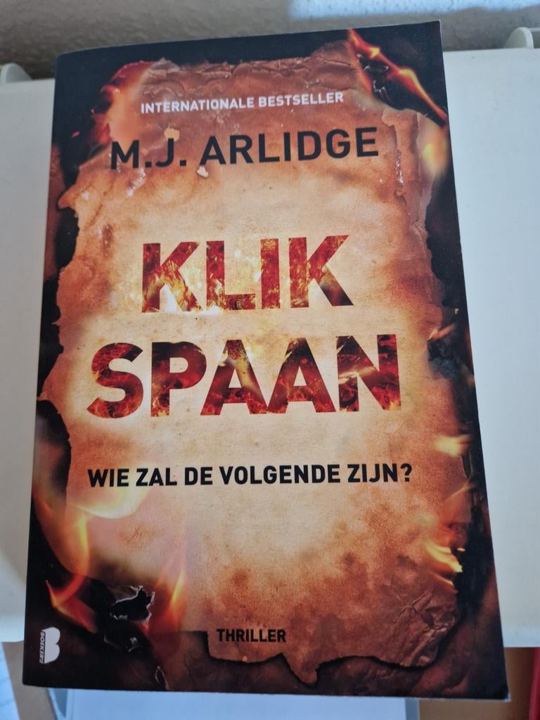 M.J. Arlidge - Klikspaan (Thriller), Boeken, Ophalen of Verzenden, Gelezen, M.J. Arlidge, Europa overig