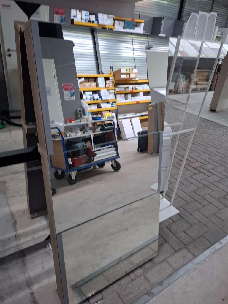 Primabad spiegelkast beschadigd, Overige typen, Niet ingevuld, Nieuw, Niet ingevuld