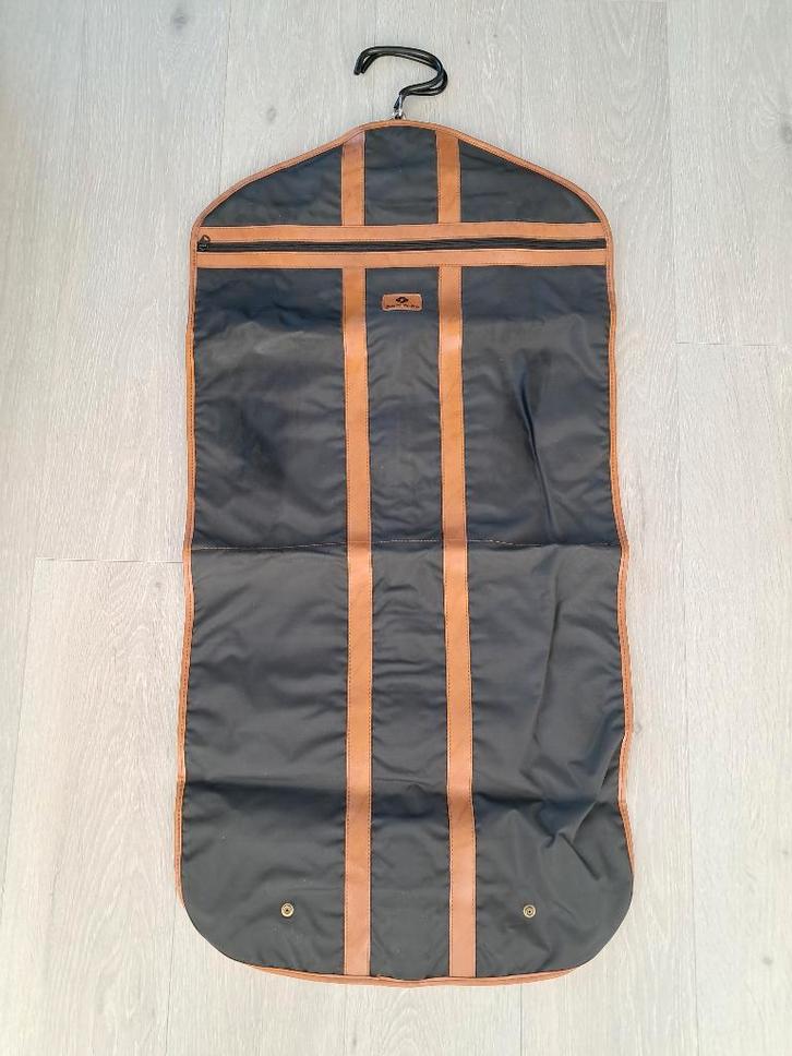 Samsonite kledinghoes, Sieraden, Tassen en Uiterlijk, Koffers, Zo goed als nieuw, Zacht kunststof, 70 cm of meer, 55 cm of meer