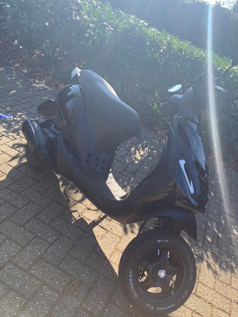 Piaggio Zip 172cc malossi stage 2 WJ! Geen 123! Goed lezen, Fietsen en Brommers, Scooters | Piaggio, Ophalen, Zo goed als nieuw