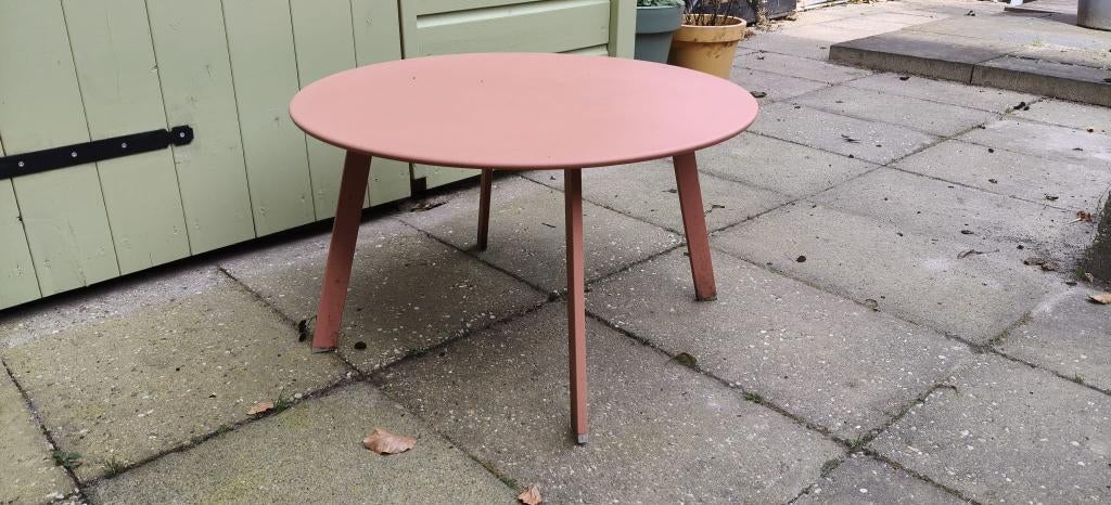 terracotta metalen bijzettafel buiten (kwantum), Ophalen, Gebruikt, Rond, Metaal