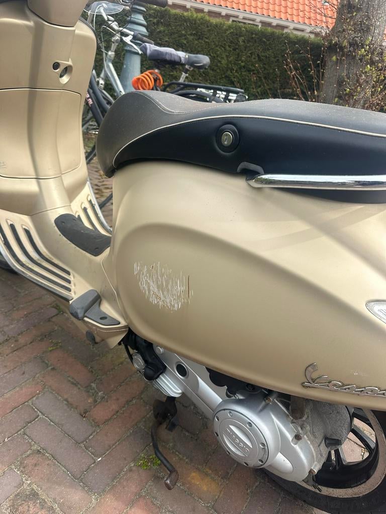 Vespa Sprint 25km/u - Lichte schade, perfect voor stad, Ophalen, Gebruikt, Maximaal 25 km/u, Overige modellen