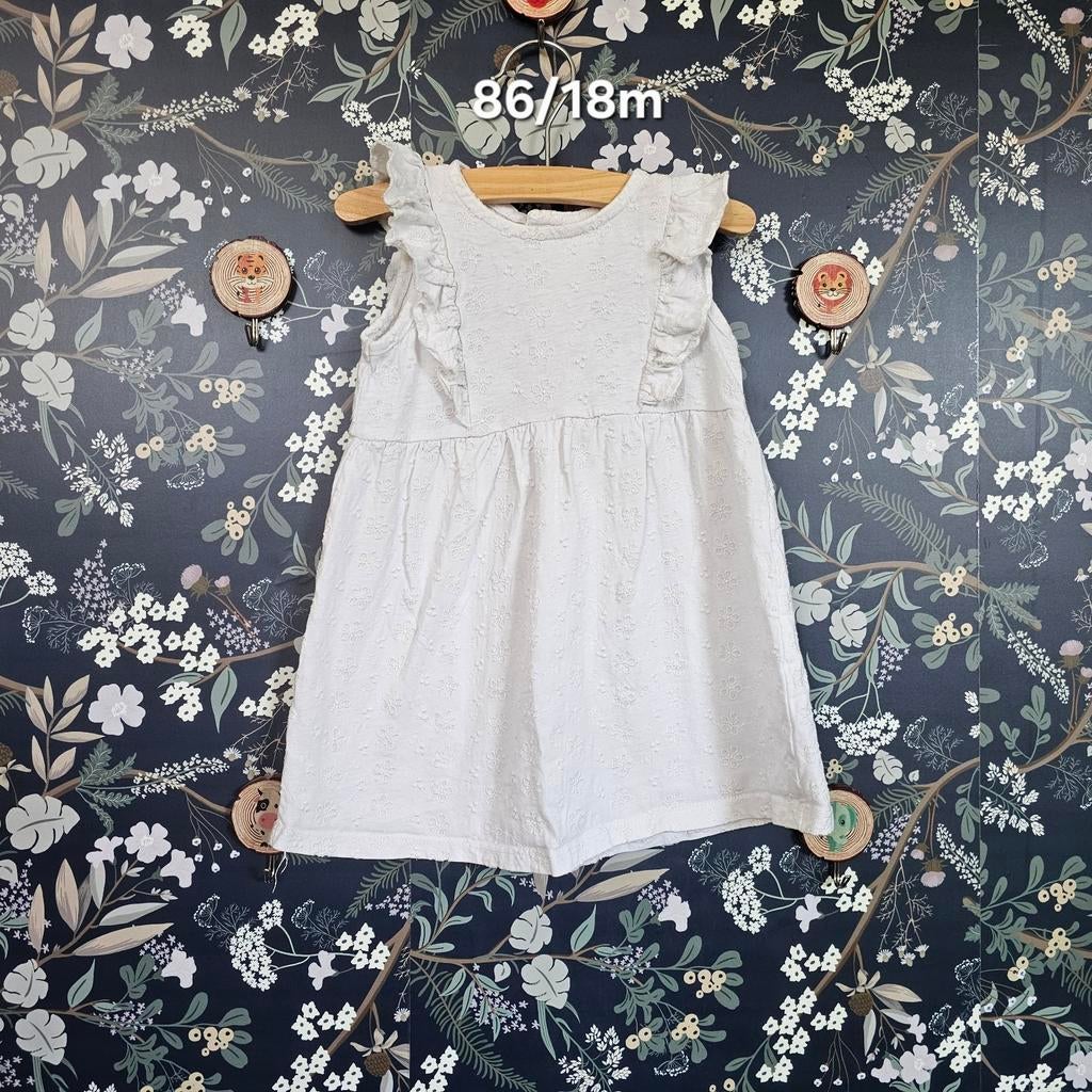 Schattig wit zomerjurkje met ruches, maat 86/18m, Kinderen en Baby's, Babykleding | Maat 86, Meisje, Jurkje of Rokje, Ophalen of Verzenden