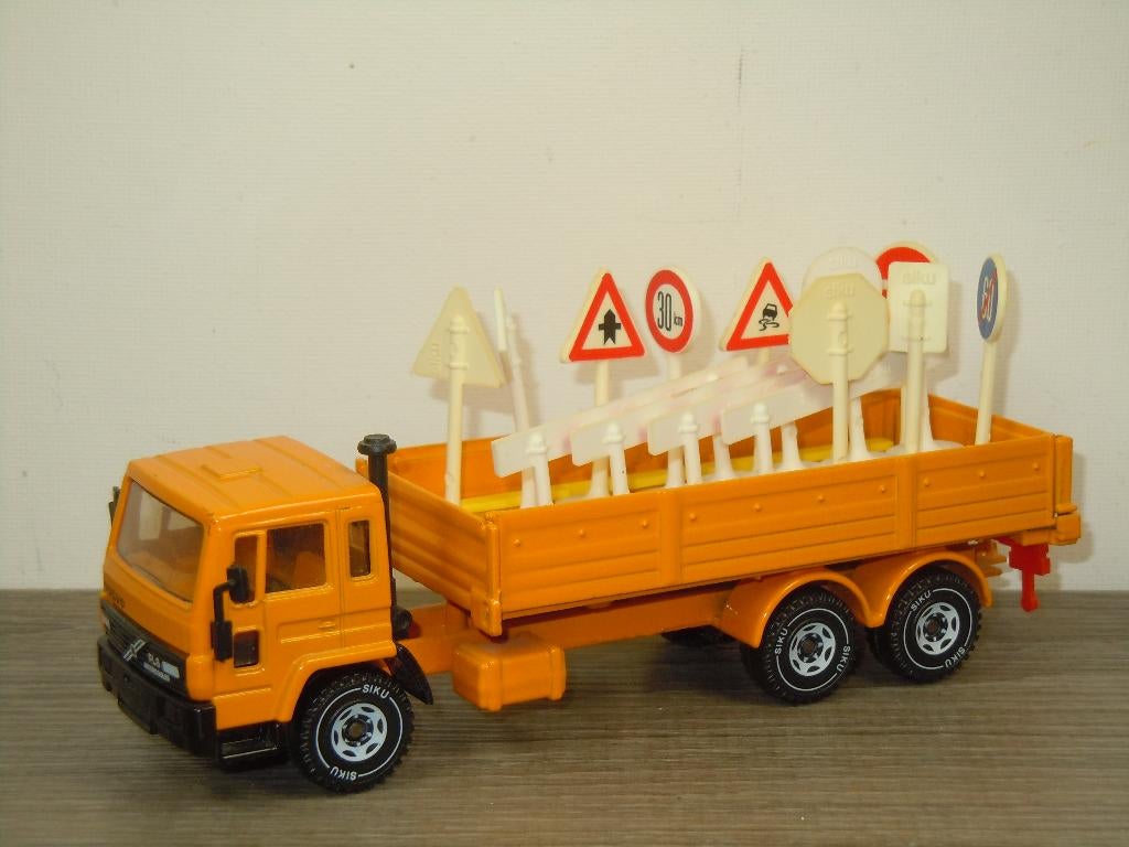 Volvo FL6 Intercooler Sign Transporter - Siku, Hobby en Vrije tijd, Modelauto's | 1:50, Duitsland, SIKU, Verzenden, Siku
