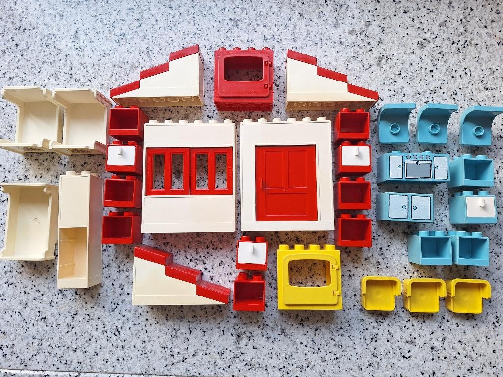 * Duplo: Muren, dak, stoelen, kastjes, bedden, keuken ....., Gebruikt, Overige thema's, Ophalen of Verzenden, Duplo