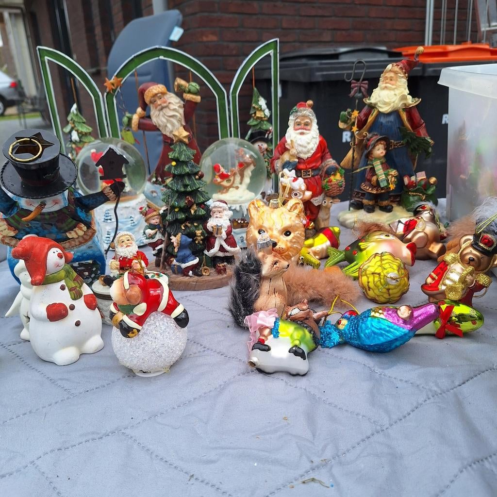 Verzameling kerstartikelen, Ophalen