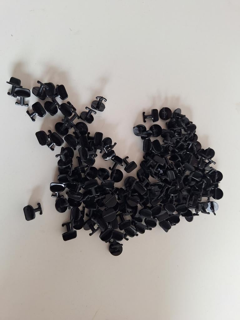 ninco 150 x clipjes om de auto´s vast te zetten, Racebaan, Zo goed als nieuw, Elektrisch, Ophalen