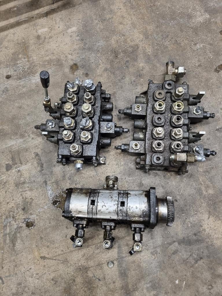 Minigraver schaff hr 12 hydraulische onderdelen, Ophalen, Gebruikt