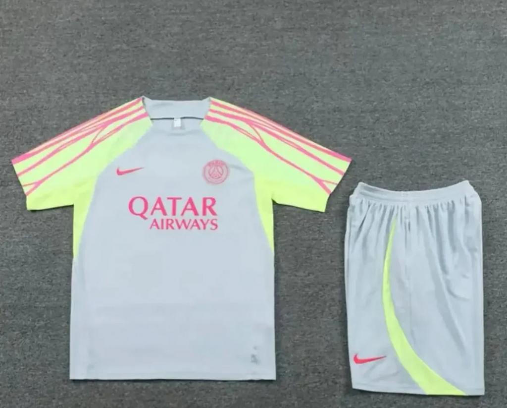 PSG Trainingspak - Shirt en Broekje, Ophalen of Verzenden, Zo goed als nieuw, Trainingspak