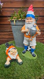 Twee tuinkabouter met voetbal en trofee, Ophalen of Verzenden, Kunststof