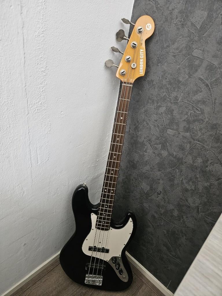 Basgitaar B52 London City black, Muziek en Instrumenten, Ophalen, Nieuw, Elektrisch