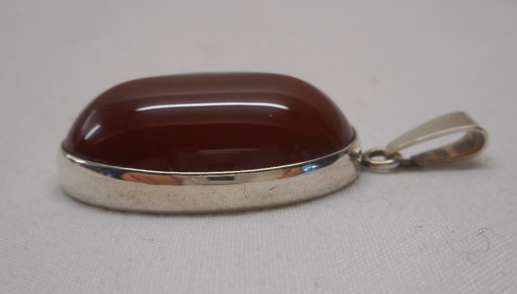 Zilveren hanger met grote ovale rode steen nr.128, Verzenden, Zo goed als nieuw, Zilver, Zilver