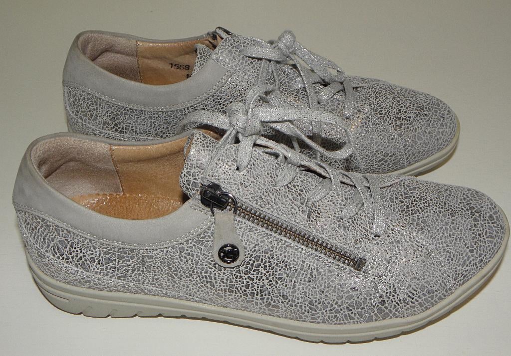 Hartjes XS Sneakers maat 4½ wijdte G (37½), Kleding | Dames, Schoenen, Overige kleuren, Ophalen of Verzenden, Hartjes, Sneakers of Gympen