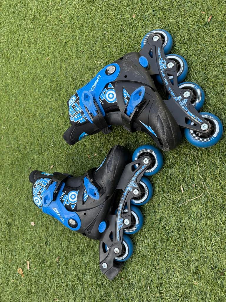 Osaga Verstelbare Skeelers Zwart/Blauw Maat 31-34, Overige merken, Kinderen, Ophalen of Verzenden, Inline skates 4 wielen