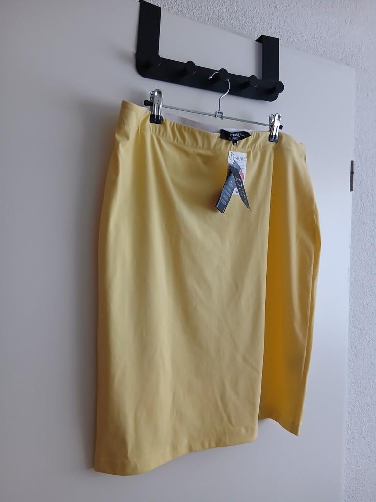 Elegant rokje mét prijskaartje van Donna Due. Maat XXL., Verzenden, Geel, Maat 46/48 (XL) of groter, Nieuw