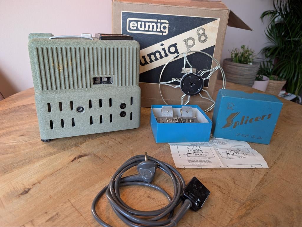 Vintage Eumig P8 Filmprojector met Doos & Accessoires, Ophalen of Verzenden, Gebruikt