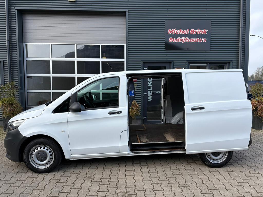 Mercedes-Benz Vito 111 CDI Airco Navigatie, Auto's, Bestelauto's, Voorwielaandrijving, Stof, Gebruikt, 4 cilinders