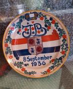 Zuid-Holland Gouda plateel wandbord Juliana Bernhard 1936, Ophalen of Verzenden