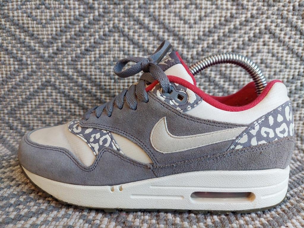 Nike Air Max 1 Leopard Grey 37.5, Kleding | Heren, Schoenen, Overige kleuren, Nike, Ophalen of Verzenden, Sneakers of Gympen
