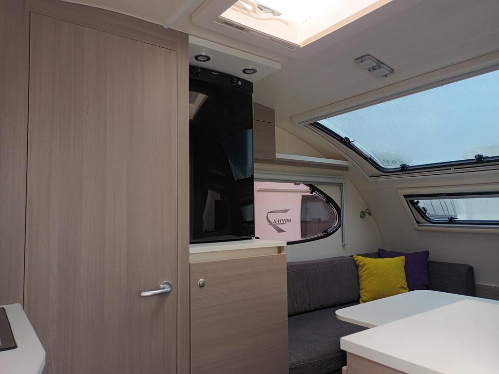 Adria Action 361 LH, Caravans en Kamperen, Caravans, Dwarsbed, Rondzit, Bedrijf, 750 - 1000 kg