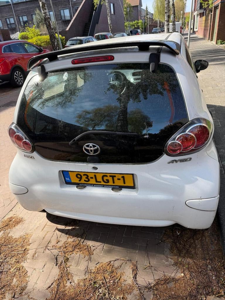 Toyota aygo 2010, Auto's, Voorwielaandrijving, 4 stoelen, Origineel Nederlands, Handgeschakeld