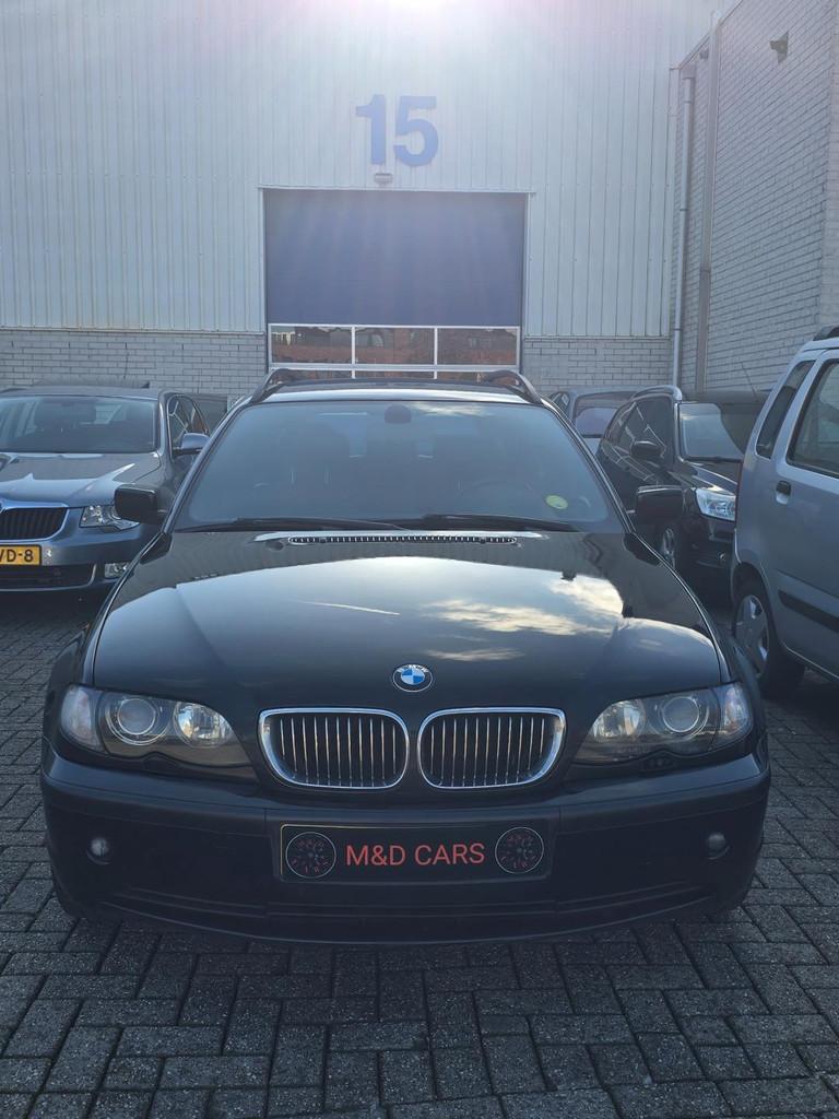 BMW 3-serie Touring 325xi Special Edition AUTOMAAT/TREKHAAK/, Automaat, Gebruikt, Zwart, Parkeersensor