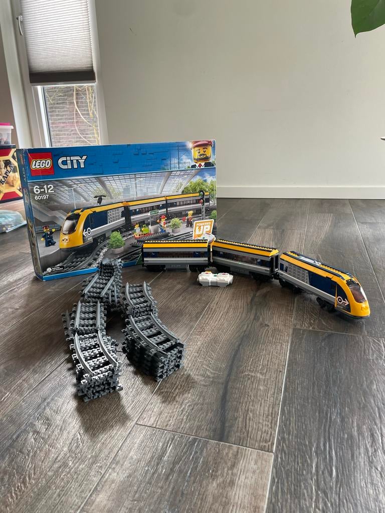 Lego trein met extra rails, Kinderen en Baby's, Speelgoed | Duplo en Lego, Ophalen, Inclusief extra onderdelen, Lego, Complete set