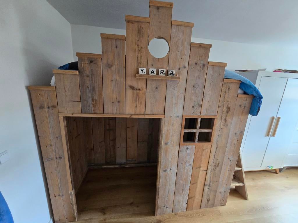 Steigerhout bed hoogslaper stapelbed met trap kasteelbed, Ophalen, Zo goed als nieuw, Stapelbed