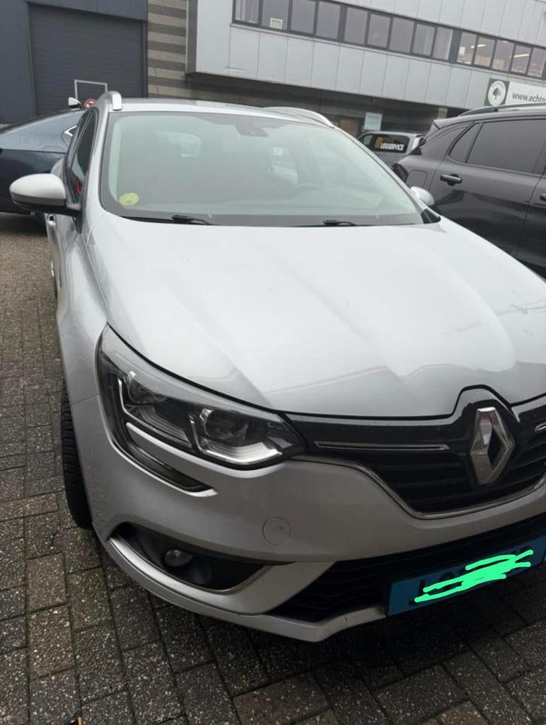 Taxi klaarRenault Mégane 1.5 Energy dCi 110pk EDC 2017 Grijs, Auto's, 4 cilinders, Stationwagon, Diesel, 140 €/maand