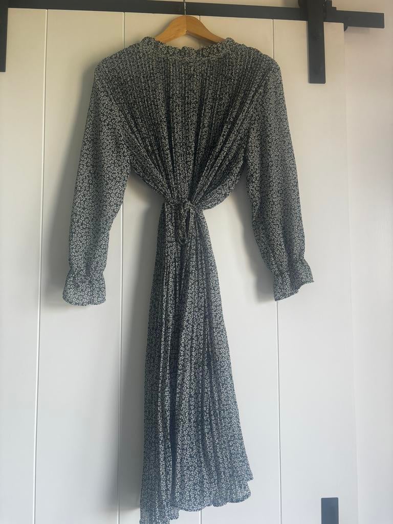 Madison midi jurk one size, Ophalen of Verzenden, Zo goed als nieuw, Groen, Onder de knie