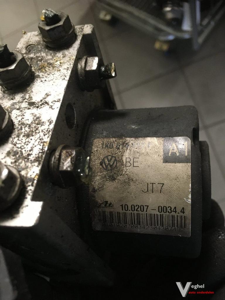 Vw Golf 5 bwjr2006 ABS pomp, Gebruikt, -, -, Ophalen of Verzenden