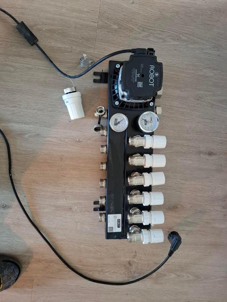 Robot vloerverwarming verdeler 6 groeps, Doe-het-zelf en Verbouw, Ophalen, Gebruikt