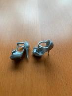 Zilverkleurige Barbieschoentjes, Ophalen of Verzenden, Zo goed als nieuw, Meisje, Schoentjes