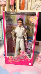 Barbie The Movie: Disco Ken NRFB, Verzamelen, Poppen, Verzenden, Zo goed als nieuw, Pop