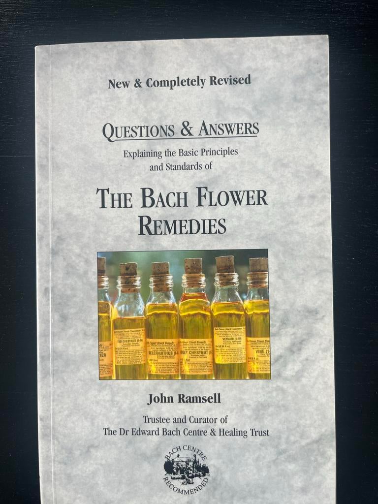 Studieboek Bach Flower Remedies - Engels, goede staat, Ophalen of Verzenden, Gamma, Gelezen, Overige niveaus