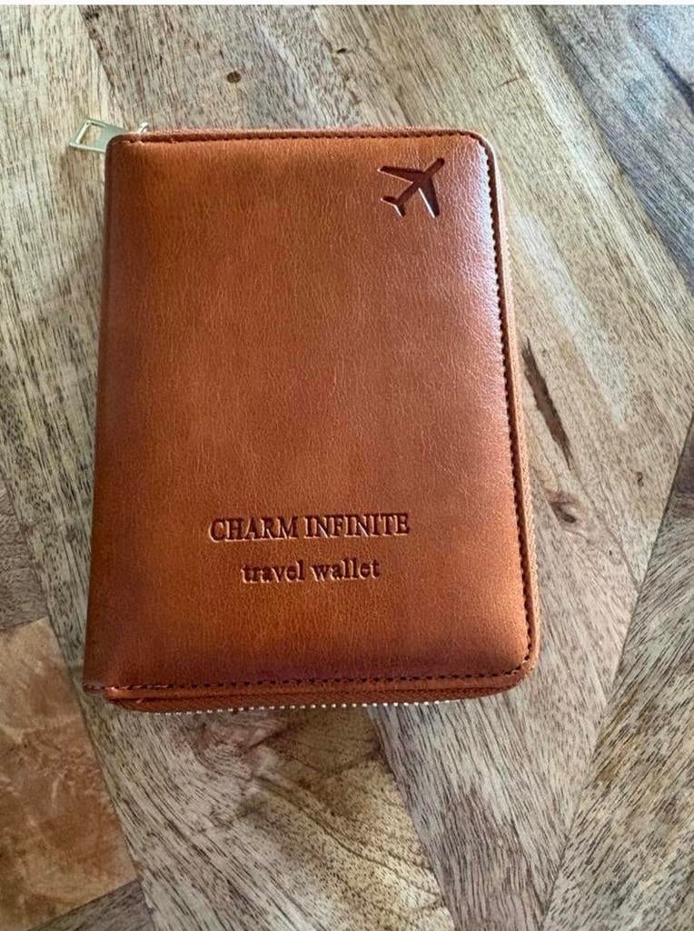 Charm Infinite travel wallet, Overige merken, Bruin, Nieuw, Ophalen of Verzenden