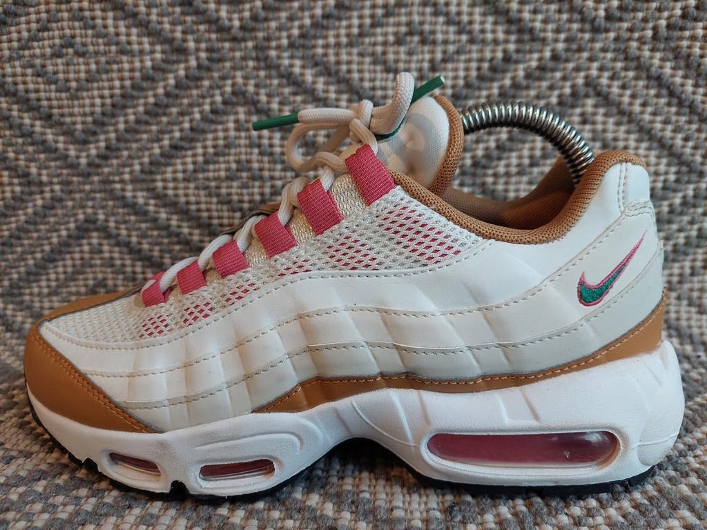 Nike Air Max 95 Powerwall White Wheat 38.5, Overige kleuren, Nike, Ophalen of Verzenden, Sneakers of Gympen