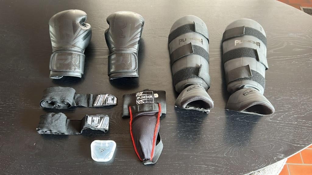Complete Muay Thai set (PunchR) - maat M, Sport en Fitness, Vechtsporten en Zelfverdediging, Ophalen, Overige, Vechtsportmateriaal