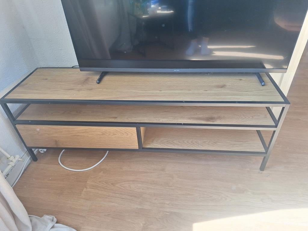 Trappedal TV meubel Jysk - Goede staat, Overige houtsoorten, Gebruikt, 100 tot 150 cm, Industrieel, Modern