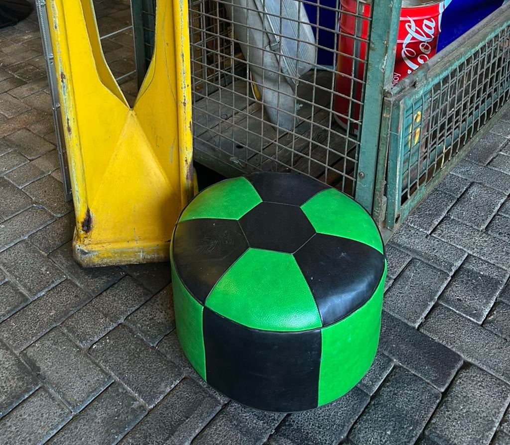 Vintage jaren 70 groen zwarte poef/ voeten bankje, Vintage, ?, Zo goed als nieuw, ?