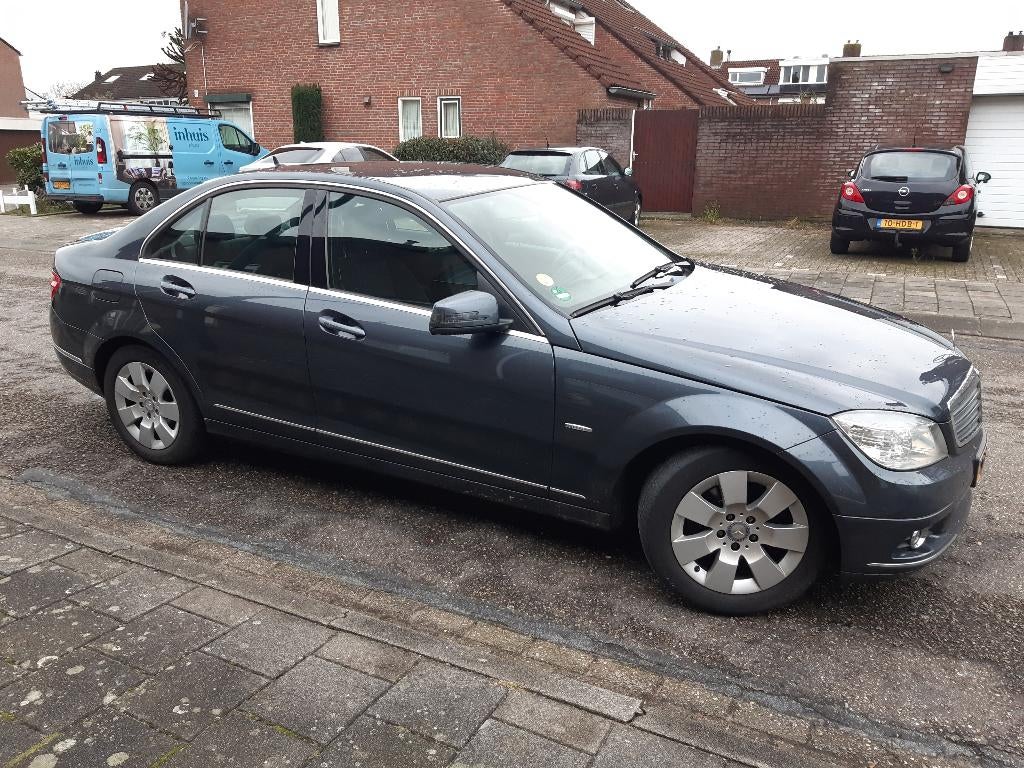 Mercedes-Benz C-Klasse 1.8 C180 CGI Sedan 2010 Grijs, Auto's, Mercedes-Benz, 1385 kg, 1800 kg, 1796 cc, 75 €/maand