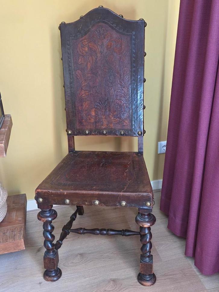 Antieke leren kasteelstoel kasteel stoel uit Brazilië, Antiek en Kunst, Antiek | Meubels | Stoelen en Banken, Ophalen