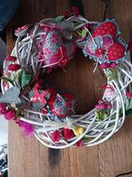 Grote witte krans met rode hartjes en groene versiering, Ophalen of Verzenden, Zo goed als nieuw