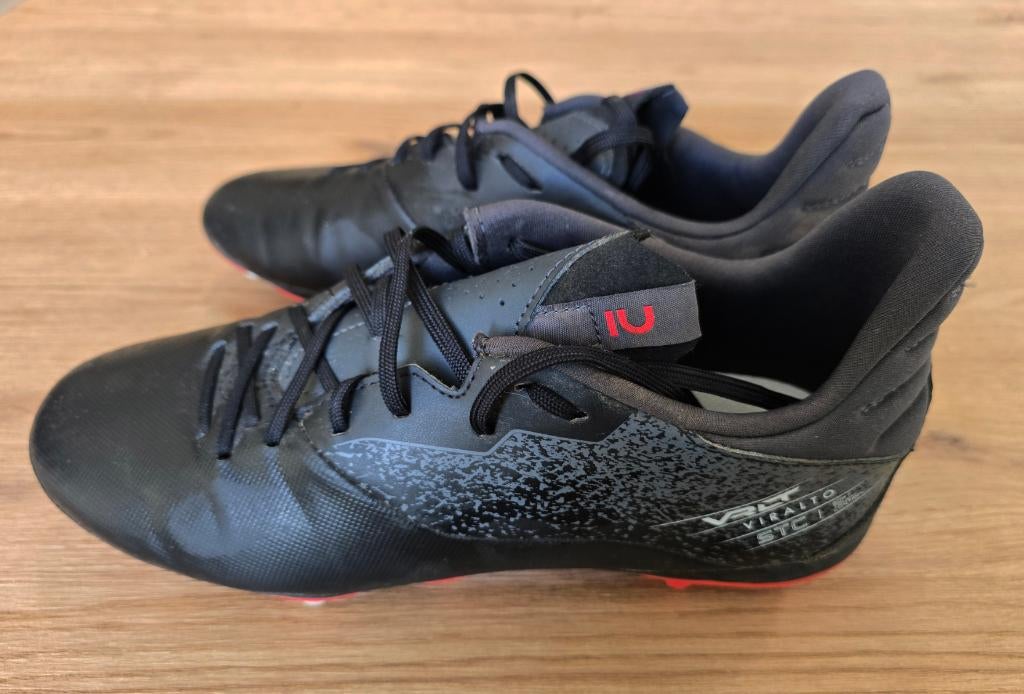 Kipsta Viralto Voetbalschoenen – Maat 42, Sport en Fitness, Voetbal, Zo goed als nieuw, Schoenen, Maat L, Ophalen