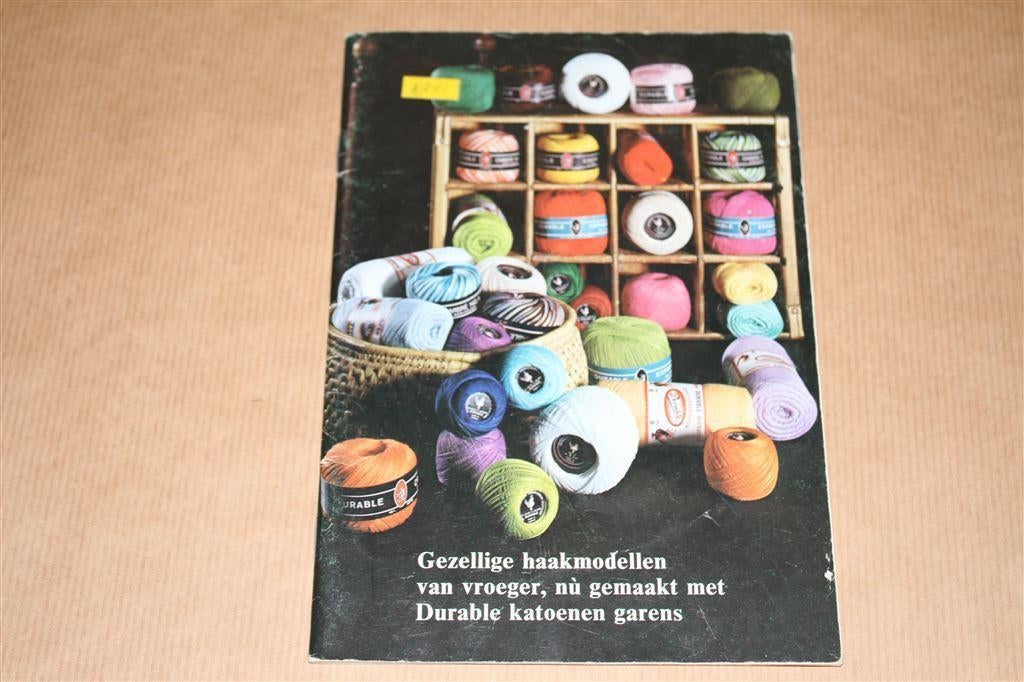 Gezellige haakmodellen van vroeger, Durable katoenen..., Ophalen of Verzenden, Gelezen, Overige onderwerpen