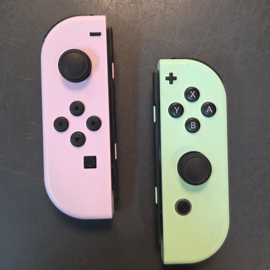 Nintendo Switch Controllers - Pastel Paars en Groen, Nintendo, Zo goed als nieuw, Support@nintendo.com, 11-1 Hokotate-cho, Kamitoba, Minami-ku
Kyoto 601-8501
Japan