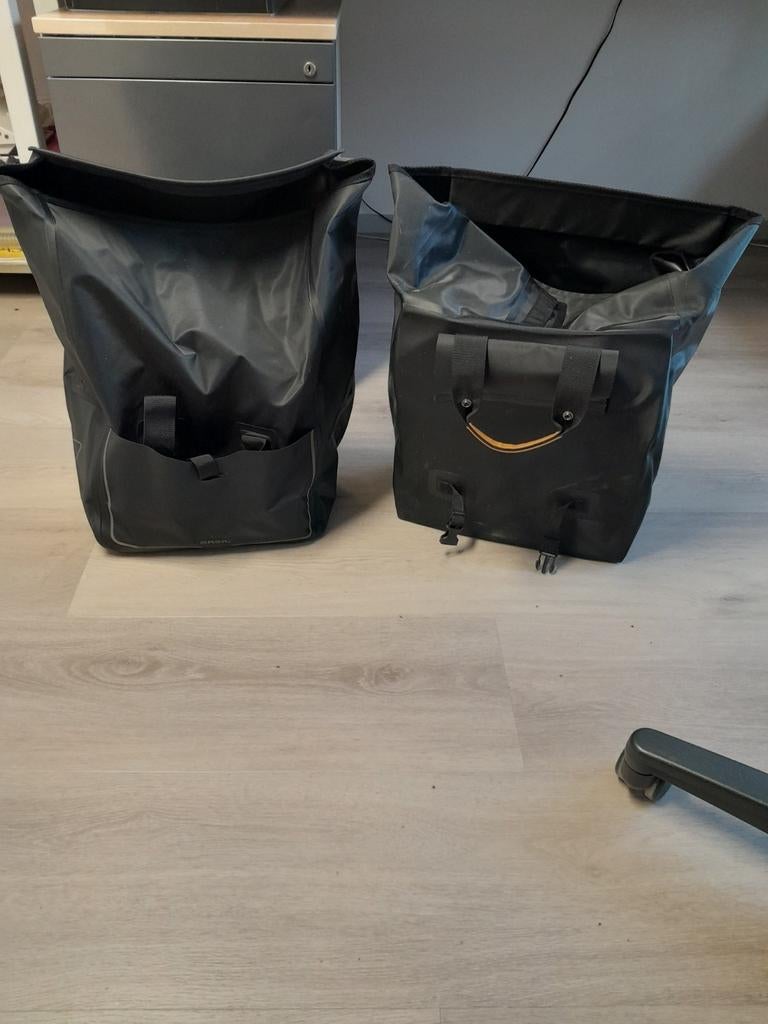 Fietstassen Basil dubbel, Fietsen en Brommers, Fietsaccessoires | Fietstassen, Ophalen, Zo goed als nieuw, Basil