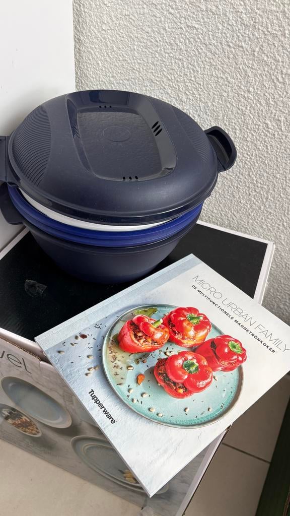 Tupperware Micro Urban Family Magnetronkoker + Kookboek, Ophalen, Zo goed als nieuw, Blauw, Overige typen